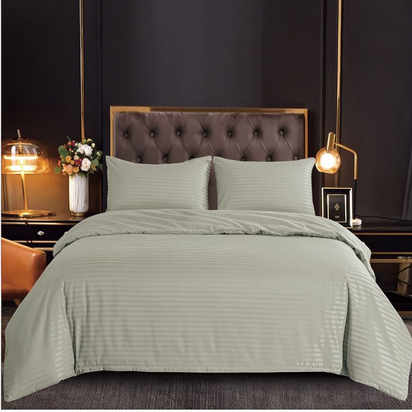 Lenjerie de Pat Damasc 4 Piese cu Elastic – Eleganta si Confort Premium | COD 1517-S