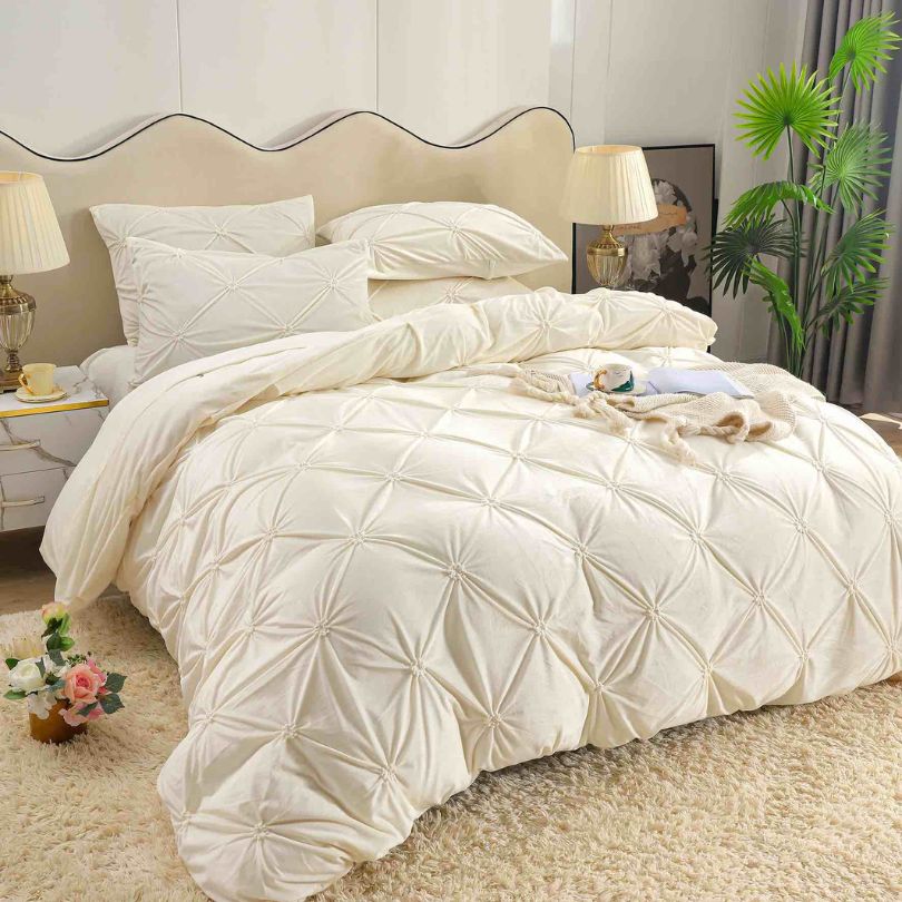 Lenjerie de pat din catifea, 4 piese, ultra fina si eleganta, confort premium |  2430-J 
