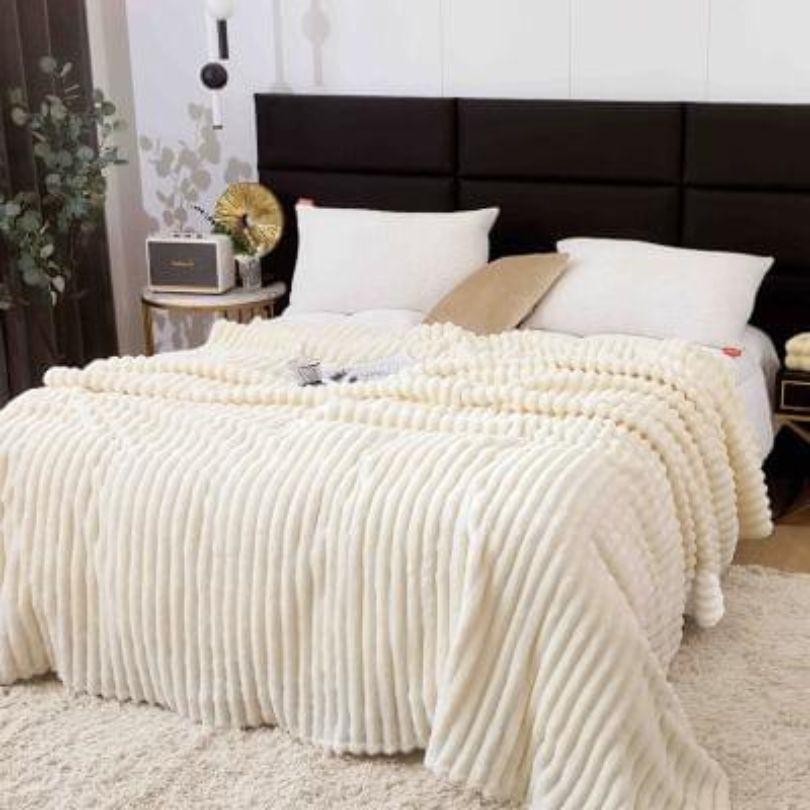 Patura  Cocolino pufoasa, ideala pentru serile reci si momentele cozy  | 2196-J