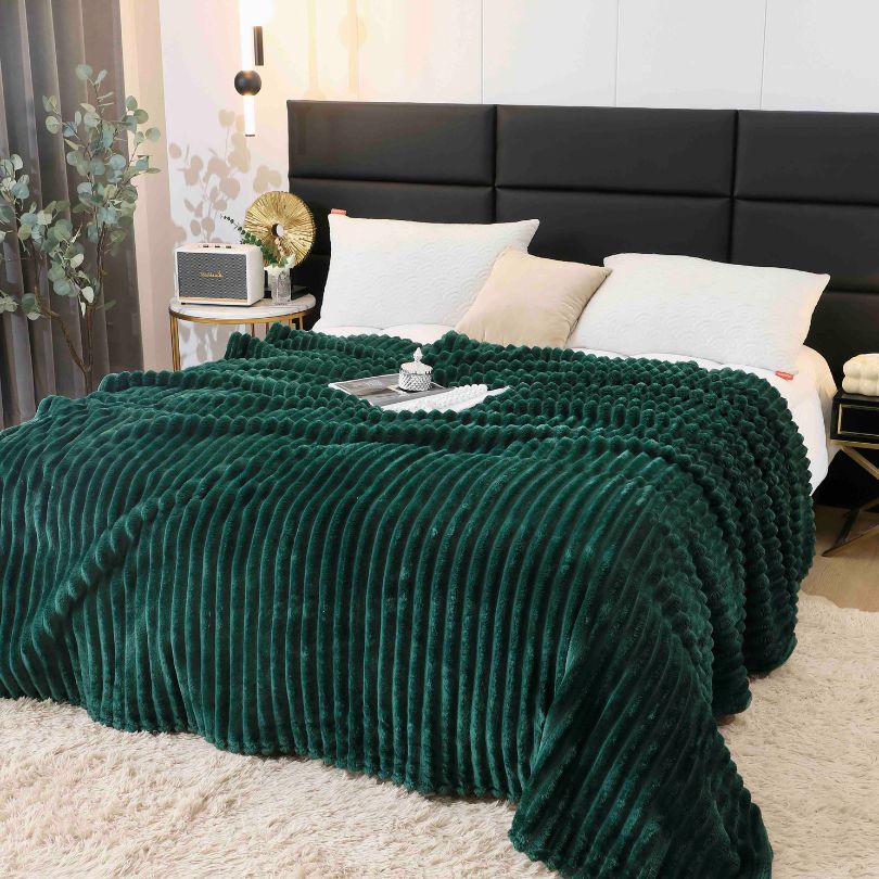 Patura  Cocolino pufoasa, ideala pentru serile reci si momentele cozy  | 2205-J 